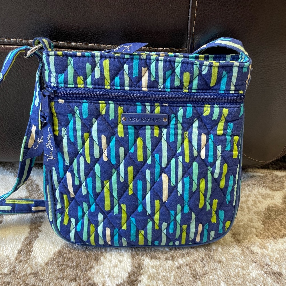 Vera Bradley Sling bag - Picture 1 of 5